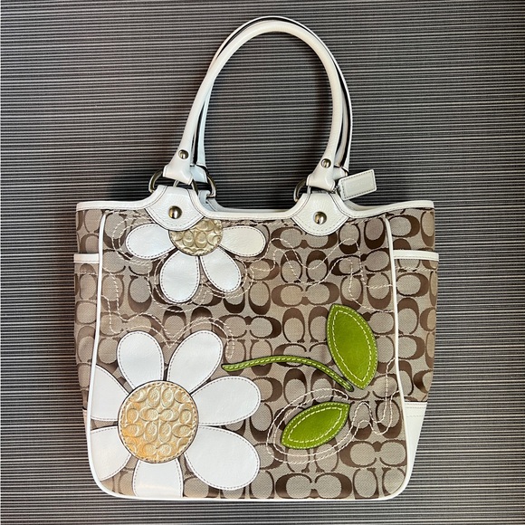 Coach Handbags - *like new* Coach floral embroidered tote with matching wristlet